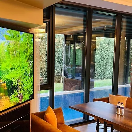 Muhafazakar Havuzlu Bahceli Gueneslenme Alani Bulunan Ultra Lueks Villa Sakarya (Marmara)