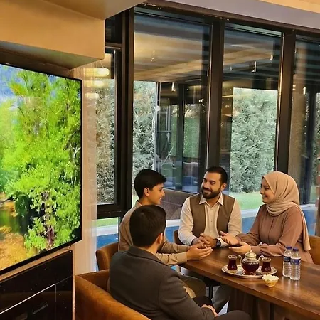 Muhafazakar Havuzlu Bahceli Gueneslenme Alani Bulunan Ultra Lueks * Sakarya (Marmara)